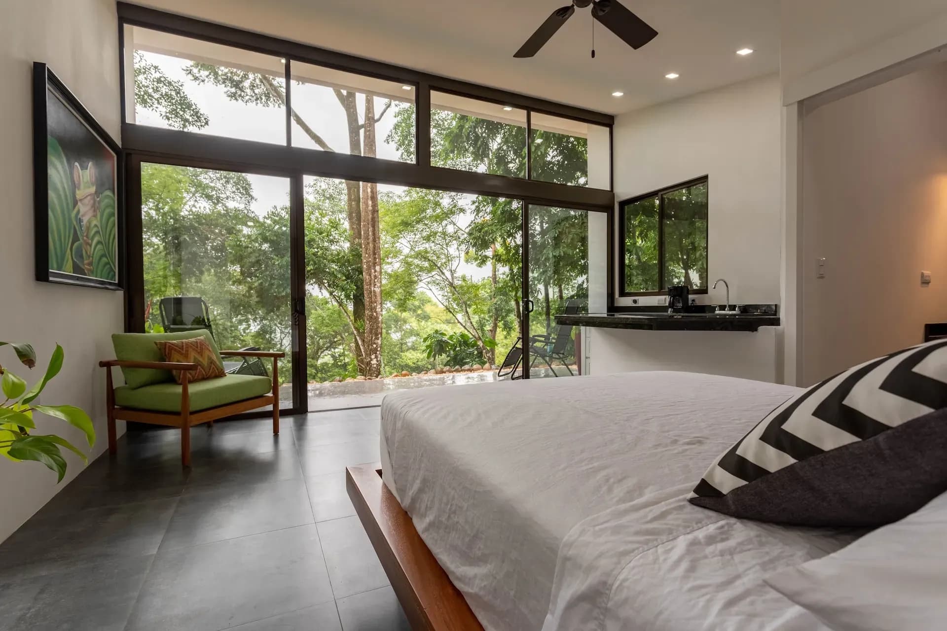 A casita suite open to the jungle