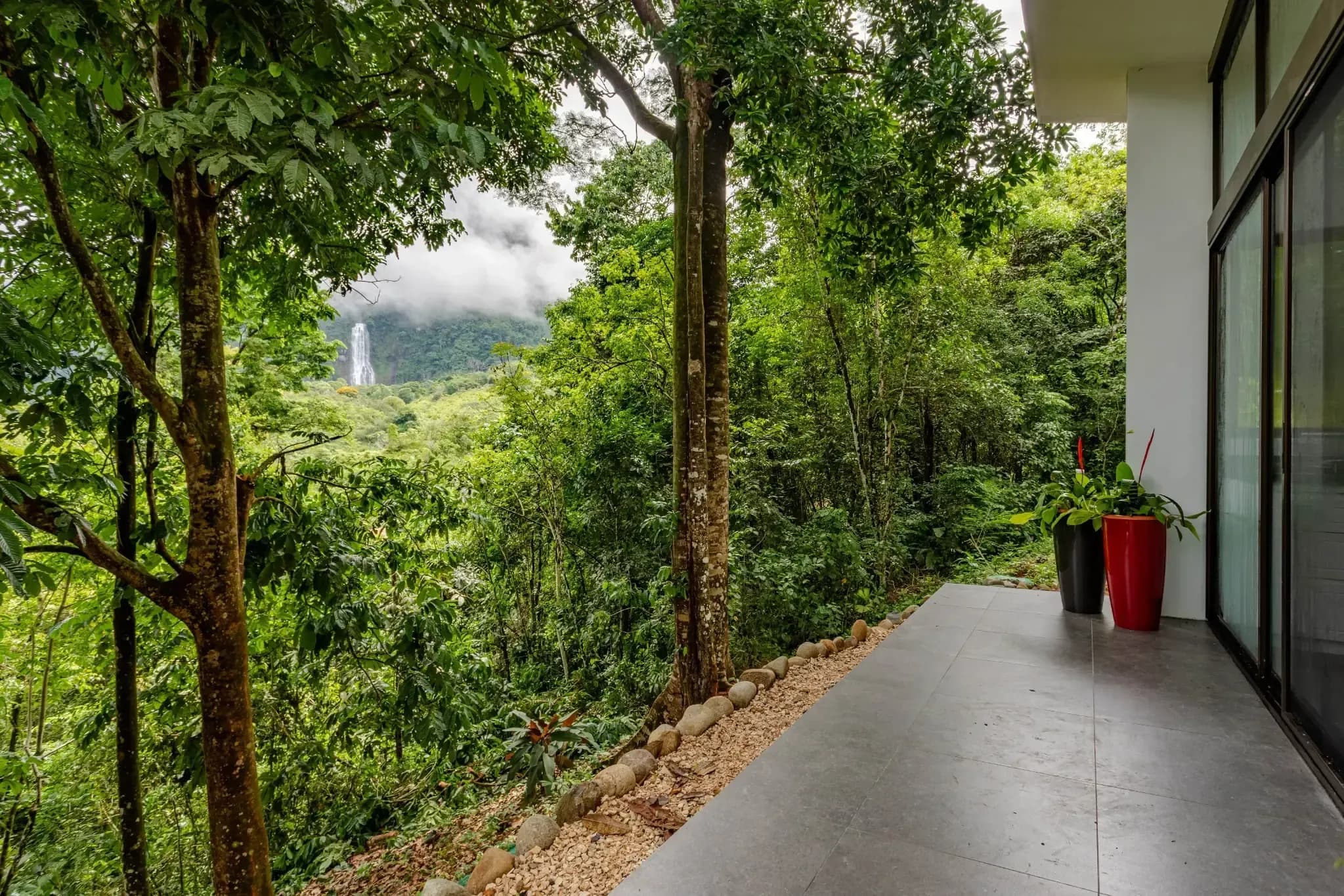 A casita suite open to the jungle