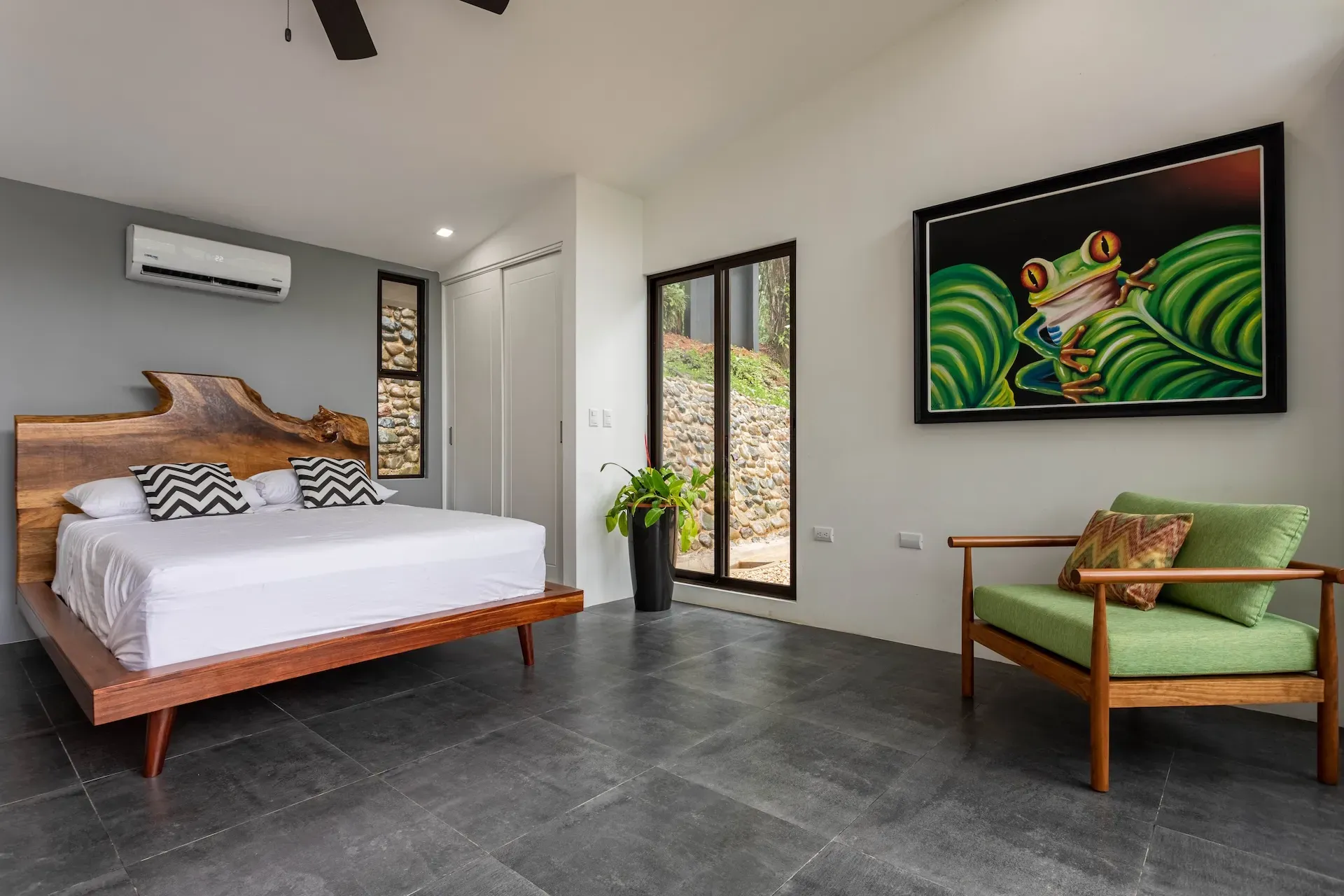 A casita suite open to the jungle